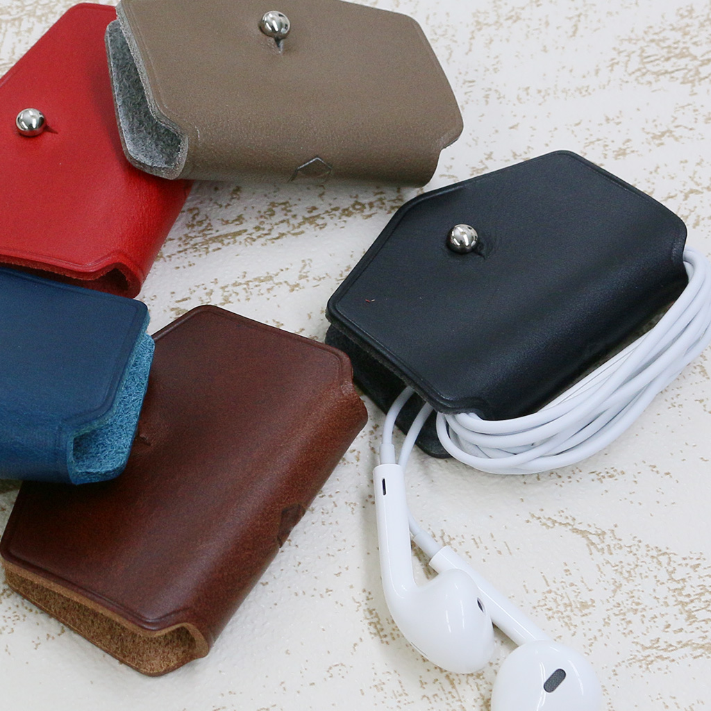 イヤホン コードホルダー SLG Design Italian Buttero Leather Cord Station
